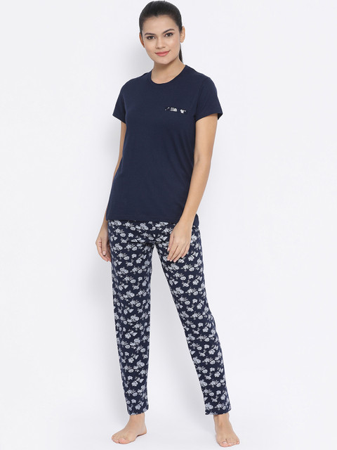 

Kanvin Women Navy Blue Solid Nightsuit