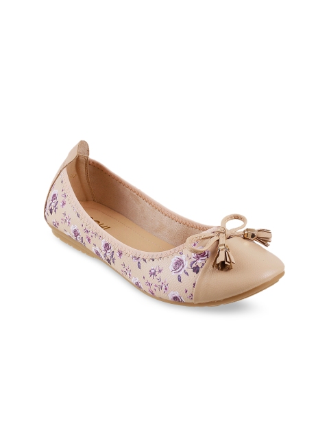 

Mochi Women Beige Printed Ballerinas