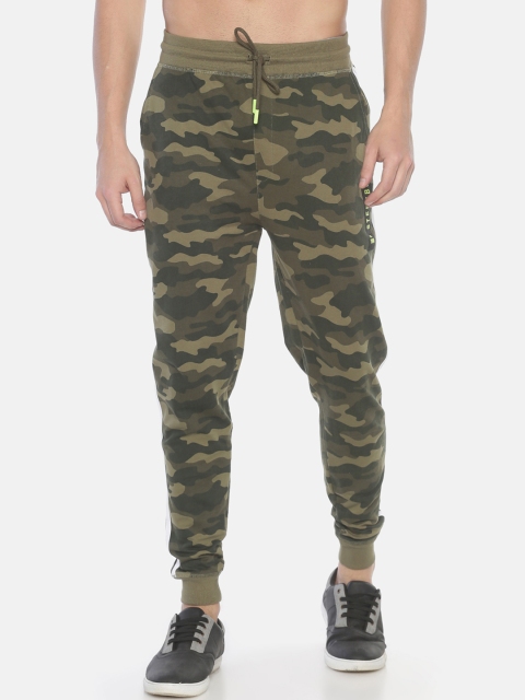 

Steenbok Men Olive Green Camouflage Printed Straight-Fit Joggers