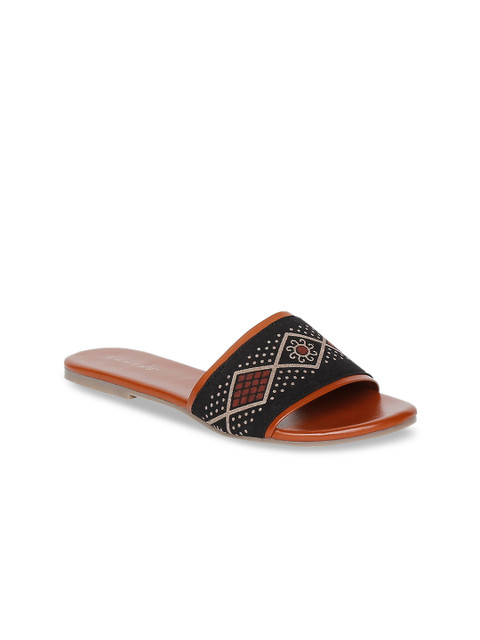 

Kanvas Women Black Printed Canvas Open Toe Flats