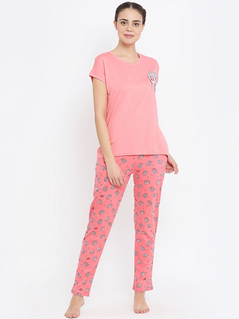 

Kanvin Women Peach-Coloured & Blue Printed Night Suit