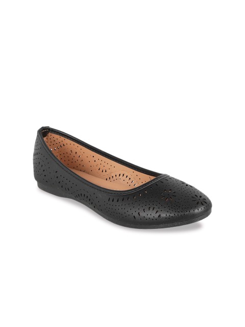 

Metro Women Black Textured Ballerinas