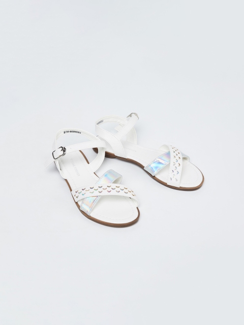 

Fame Forever by Lifestyle Girls White Solid Open Toe Flats