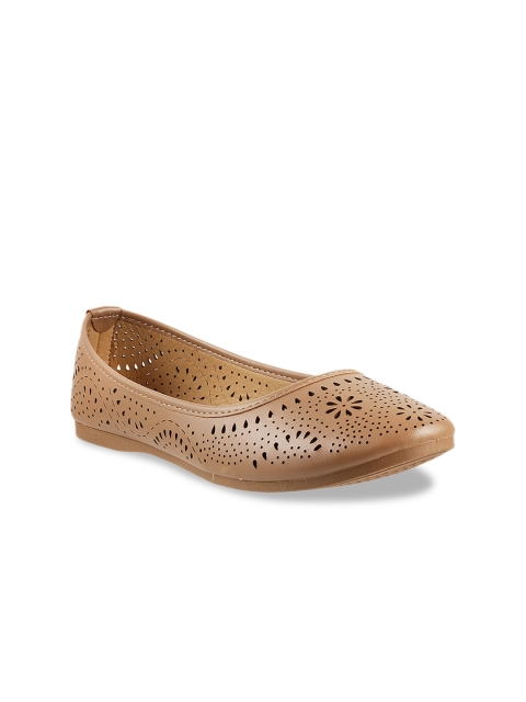 

Metro Women Beige Printed Gladiators