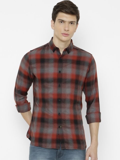 

AweTRend Men Rust Red & Grey Slim Fit Checked Casual Shirt