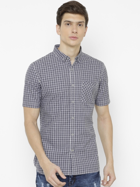 

AweTRend Men Navy Blue & Off-White Slim Fit Checked Casual Shirt