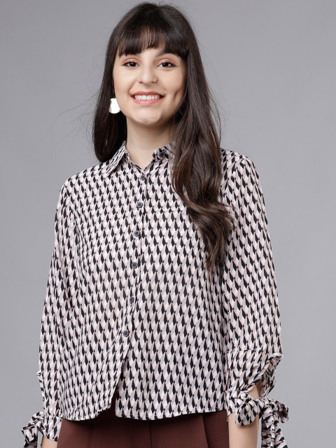 

Tokyo Talkies Women Black & White Regular Fit Printed Casual Shirt