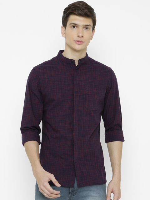 

AweTRend Men Navy Blue & Red Slim Fit Printed Casual Shirt