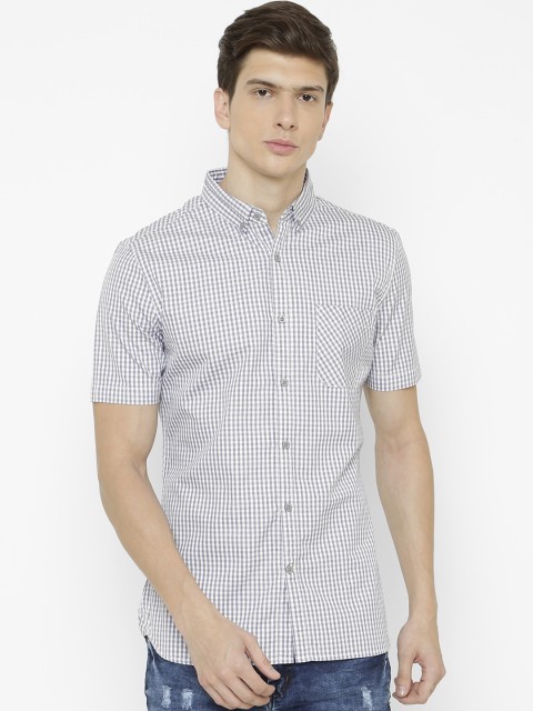 

AweTRend Men Grey & Off-White Slim Fit Checked Casual Shirt
