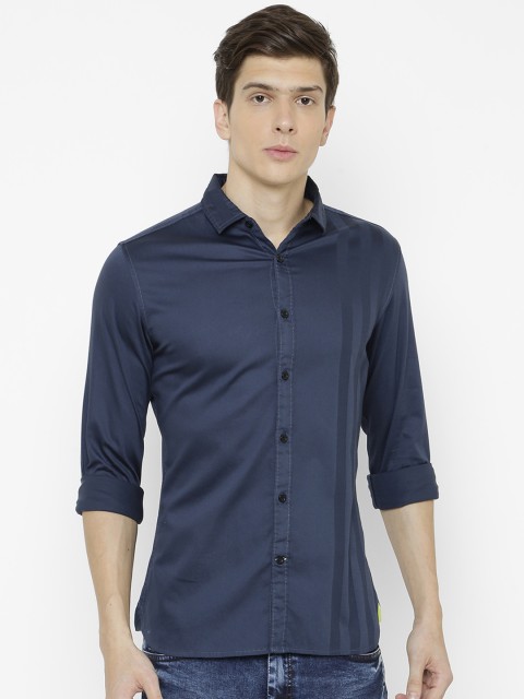 

AweTRend Men Navy Blue Slim Fit Solid Casual Shirt
