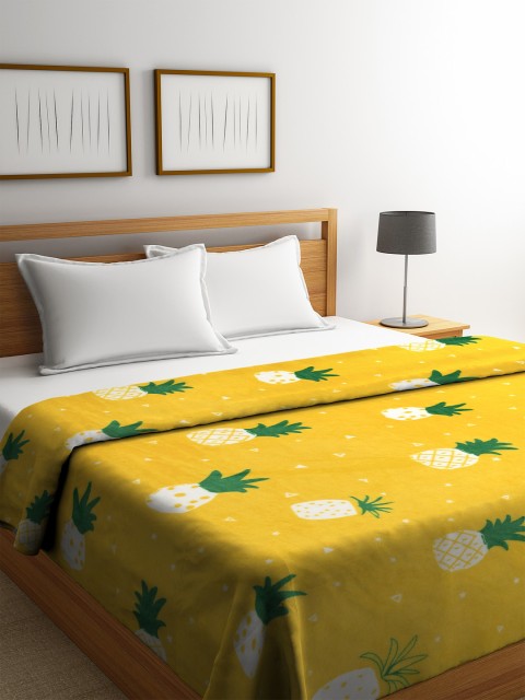 

Cortina Yellow & Green Printed AC Room 233 GSM Double Bed Blanket