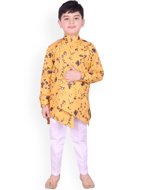 

SG YUVRAJ Boys Yellow Printed Kurta with Trousers