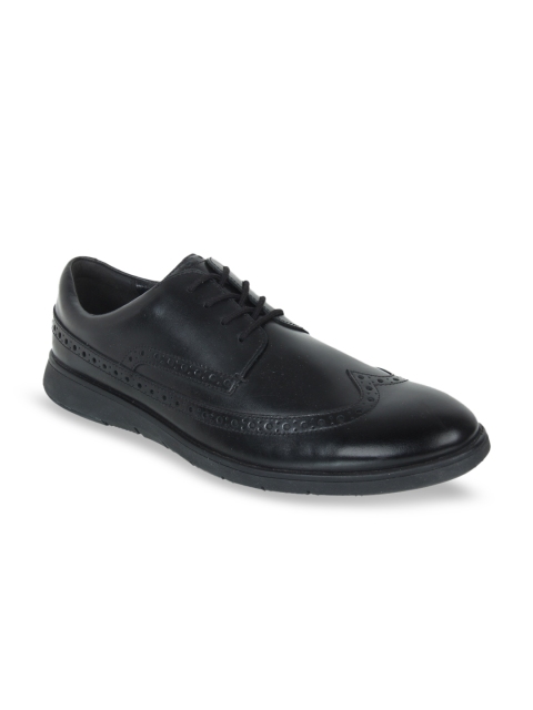 

Clarks Men Black Textured Leather Formal Brogues