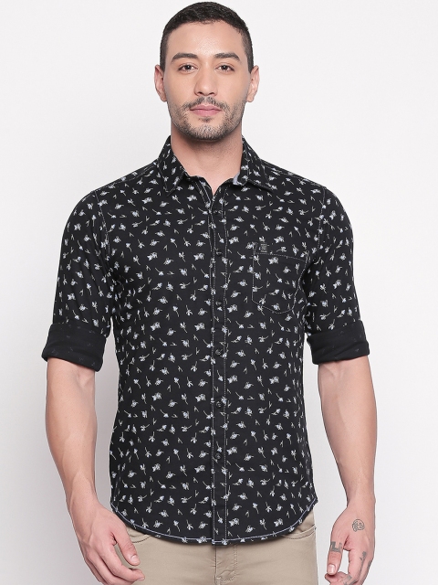 

Mufti Men Black & White Slim Fit Printed Casual Shirt