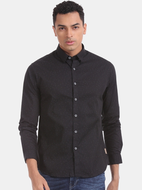 

Flying Machine Men Black Regular Fit Printed Casual Shirt