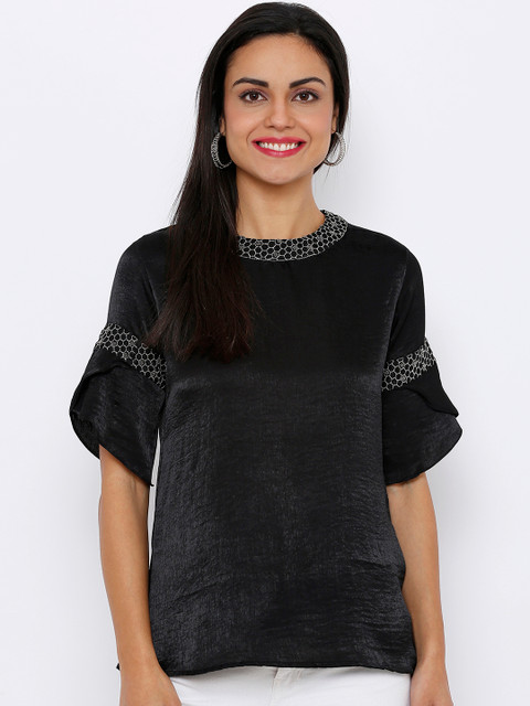 

Soie Women Black Solid A-Line Top