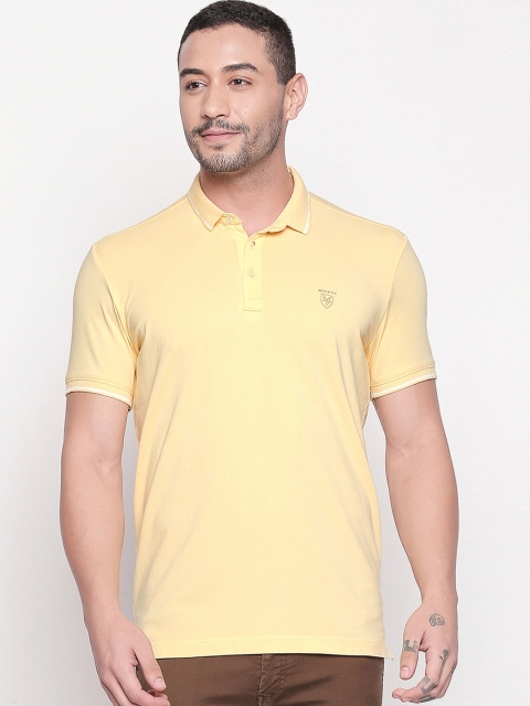 

Mufti Men Yellow Solid Slim Fit Polo Collar T-shirt