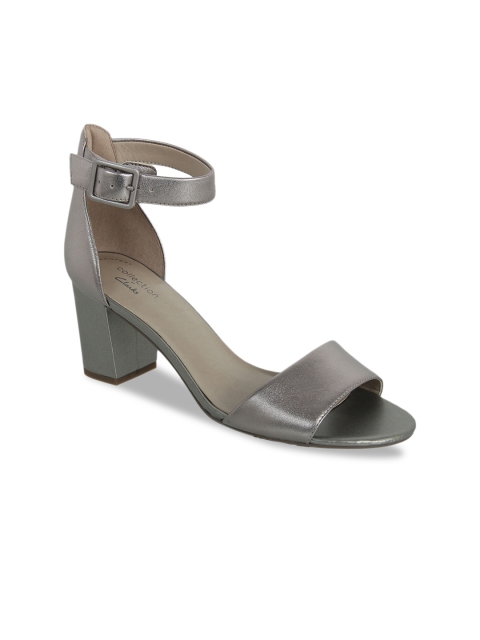 

Clarks Women Gunmetal-Toned Solid Leather Block Heels, Metallic
