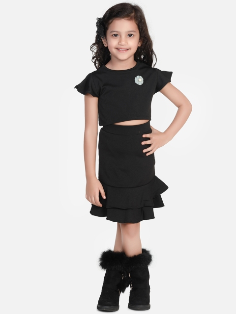 

AWW HUNNIE Girls Black Solid Top with Skirt