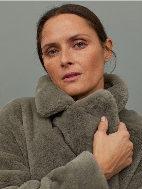 

H&M Women Green Faux Fur Jacket