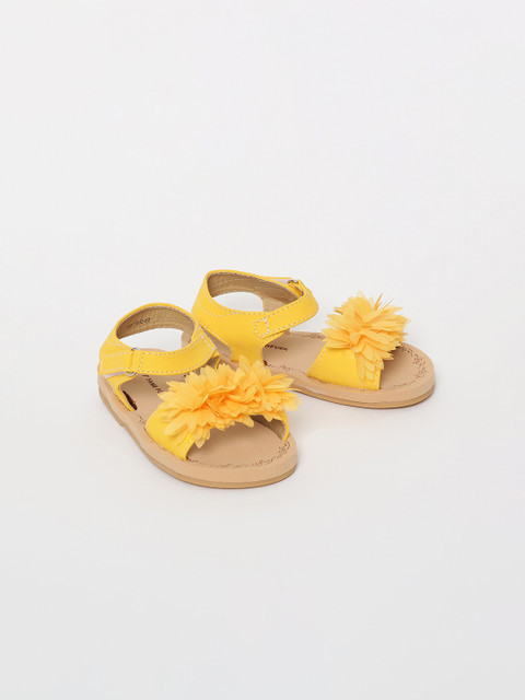 

Fame Forever by Lifestyle Girls Mustard Yellow Applique Open Toe Flats