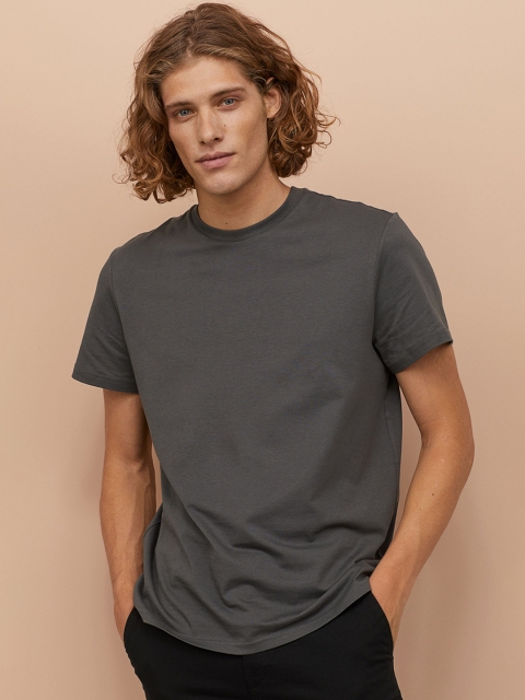 

HM Men Charcoal Grey Solid Cotton Pure Cotton T-shirt Regular Fit