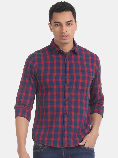 

Cherokee Men Red & Navy Blue Regular Fit Checked Casual Shirt