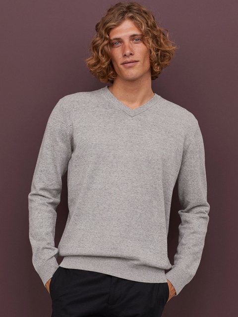 

H&M Men Grey Solid V-neck Cotton Jumper