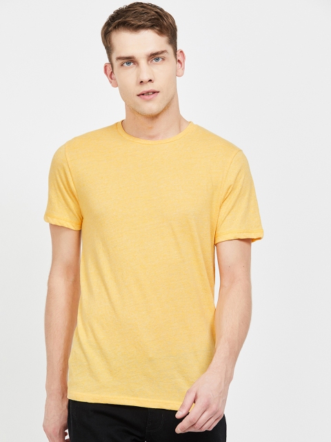 

CODE by Lifestyle Men Yellow Solid Round Neck T-shirt