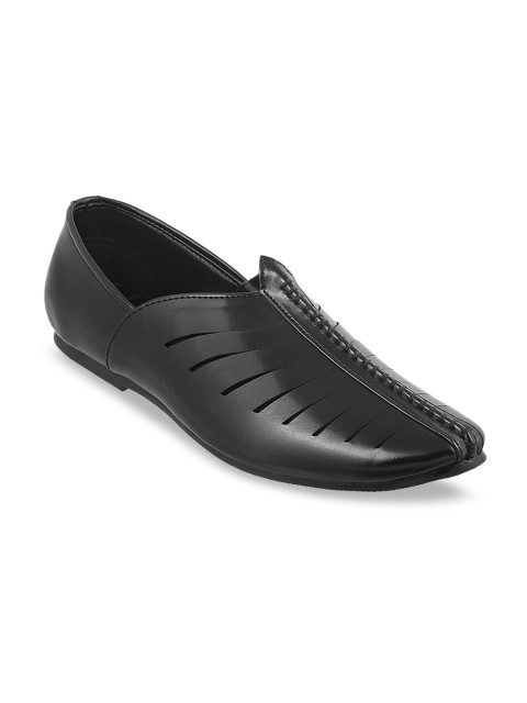 

WALKWAY Men Black Solid Sandals