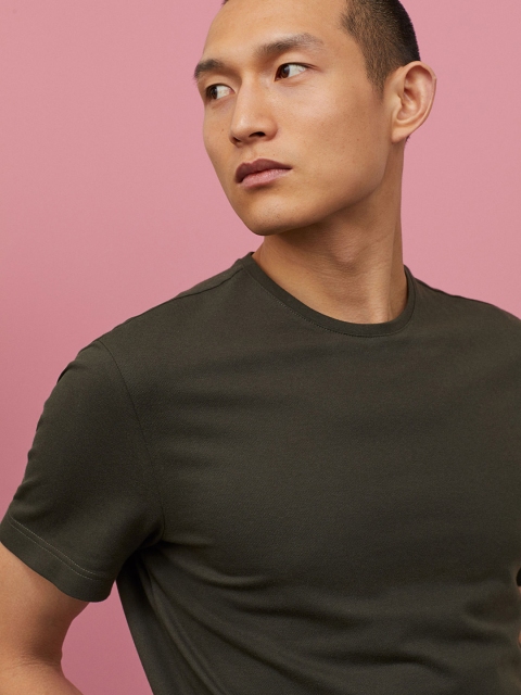 

H&M Men Green Solid Cotton Piqu T-shirt Slim Fit