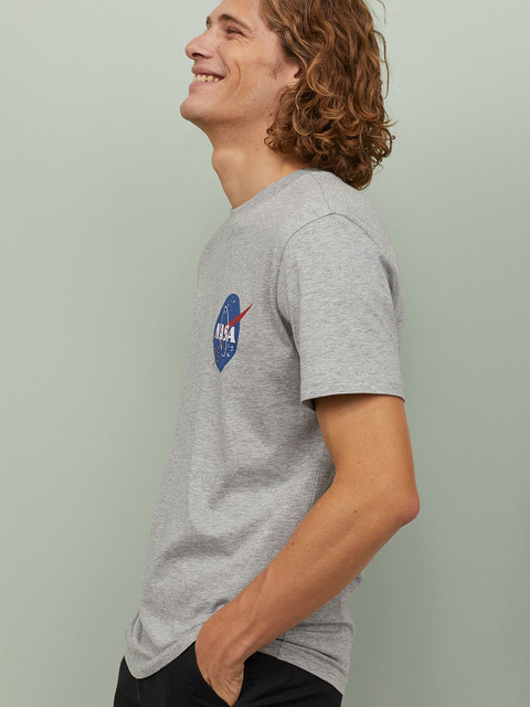 

H&M Men Grey Melange Printed T-shirt