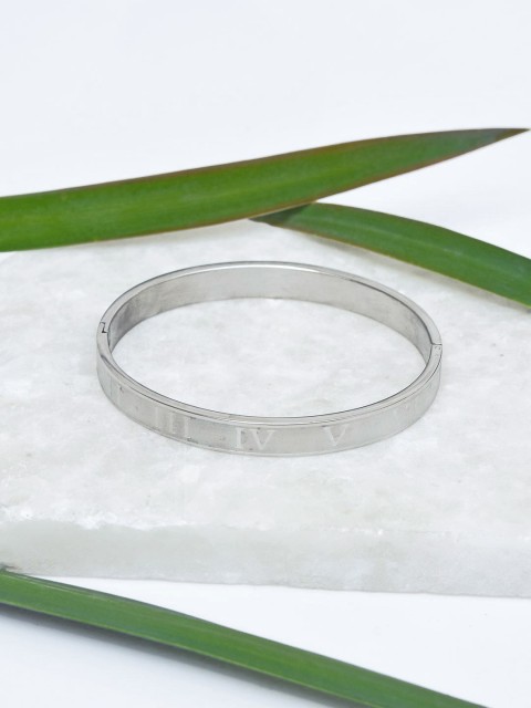 

Tistabene Men Silver-Plated Alloy Cuff Bracelet