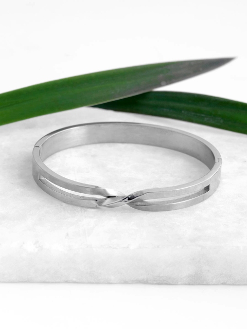 

Tistabene Men Alloy Silver-Plated Cuff Bracelet