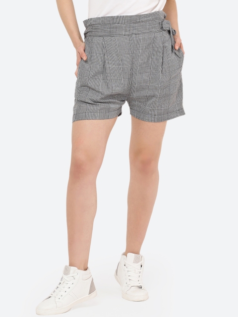 

Indietoga Women Black & White Checked Slim Fit Regular Shorts