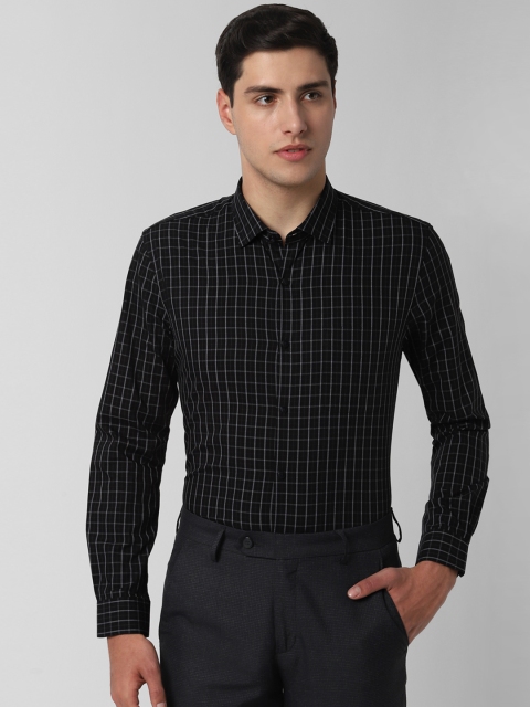 

Peter England Men Black & White Slim Fit Checked Formal Shirt
