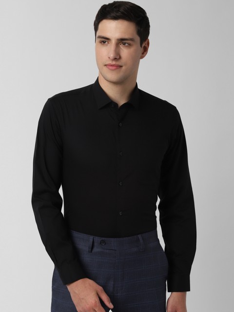 

Peter England Men Black Regular Fit Solid Formal Shirt