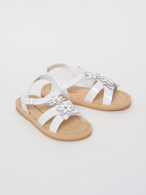 

Fame Forever by Lifestyle Girls White Applique Detail Open Toe Flats