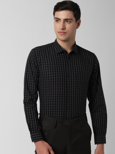 

Peter England Men Black & White Regular Fit Checked Formal Shirt