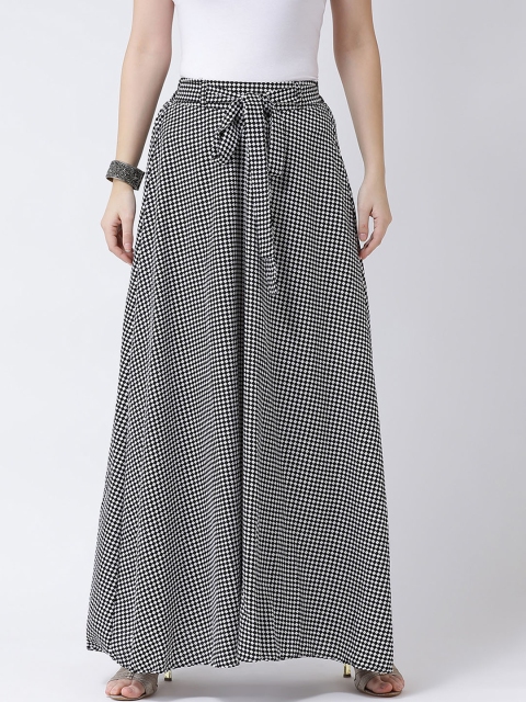 

Castle Women Black & Off-White Checked Flared Maxi Skirt