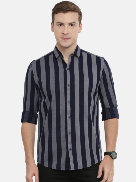 

CINOCCI Men Grey & Navy Blue Slim Fit Striped Casual Shirt