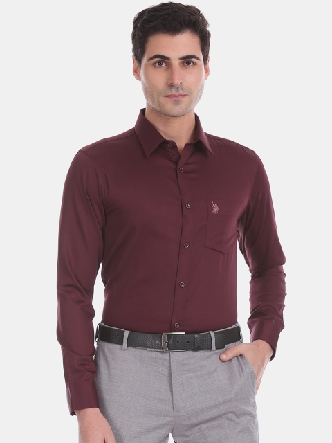 

U.S. Polo Assn. Men Maroon Regular Fit Solid Formal Shirt