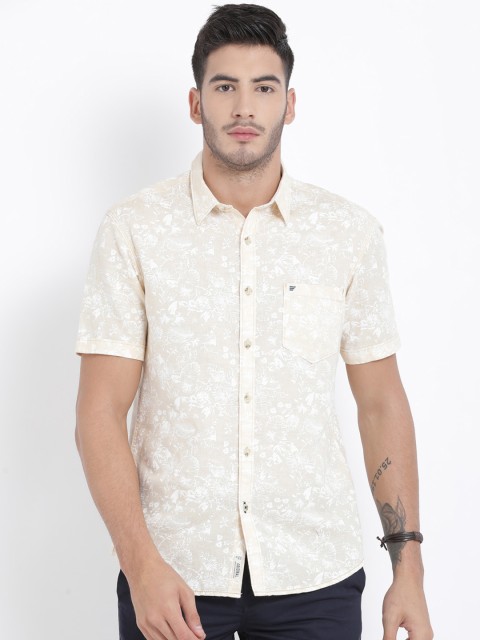 

t-base Men Beige & White Regular Fit Printed Casual Shirt