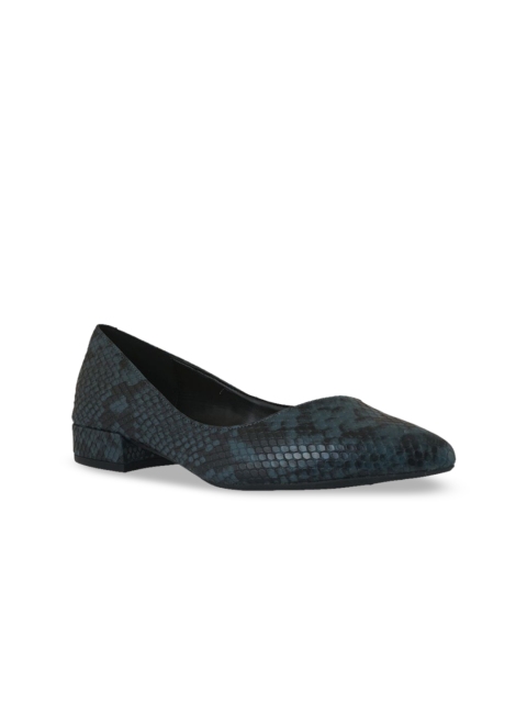 

Kenneth Cole Women Blue Printed Pumps, Navy blue
