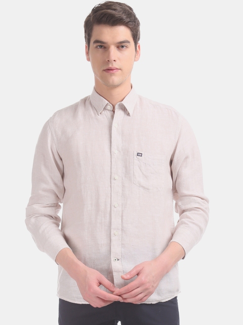 

Arrow Men Beige Regular Fit Solid Casual Shirt