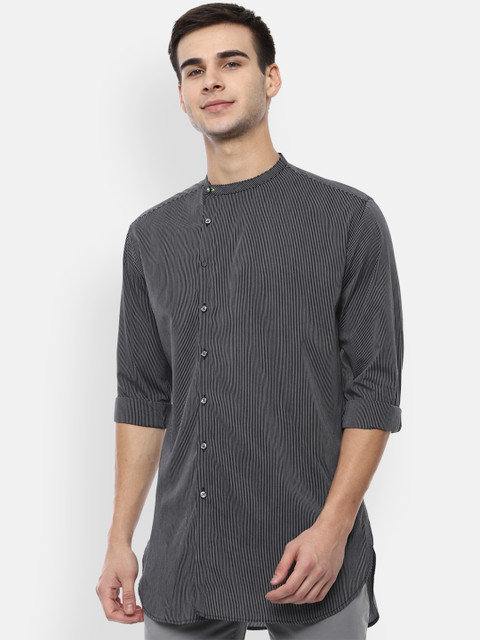 

V Dot Men Black & White Slim Fit Striped Casual Shirt