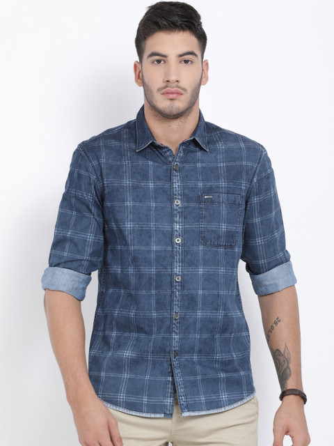 

t-base Men Blue & Off-White Regular Fit Checked Casual Shirt