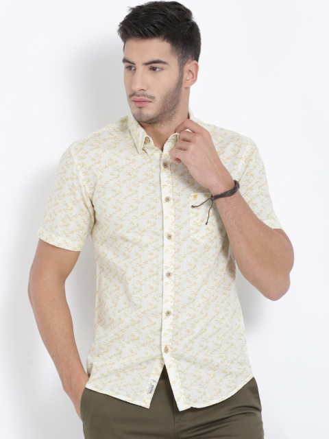

t-base Men Beige Regular Fit Printed Casual Shirt