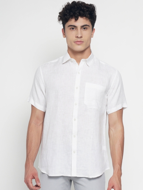 

Balista Men White Regular Fit Solid Casual Shirt