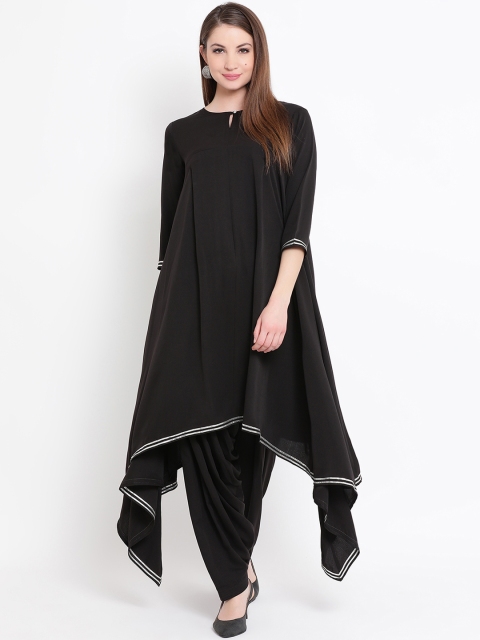 

FABNEST Women Black & Silver-Toned Solid Kurta with Salwar